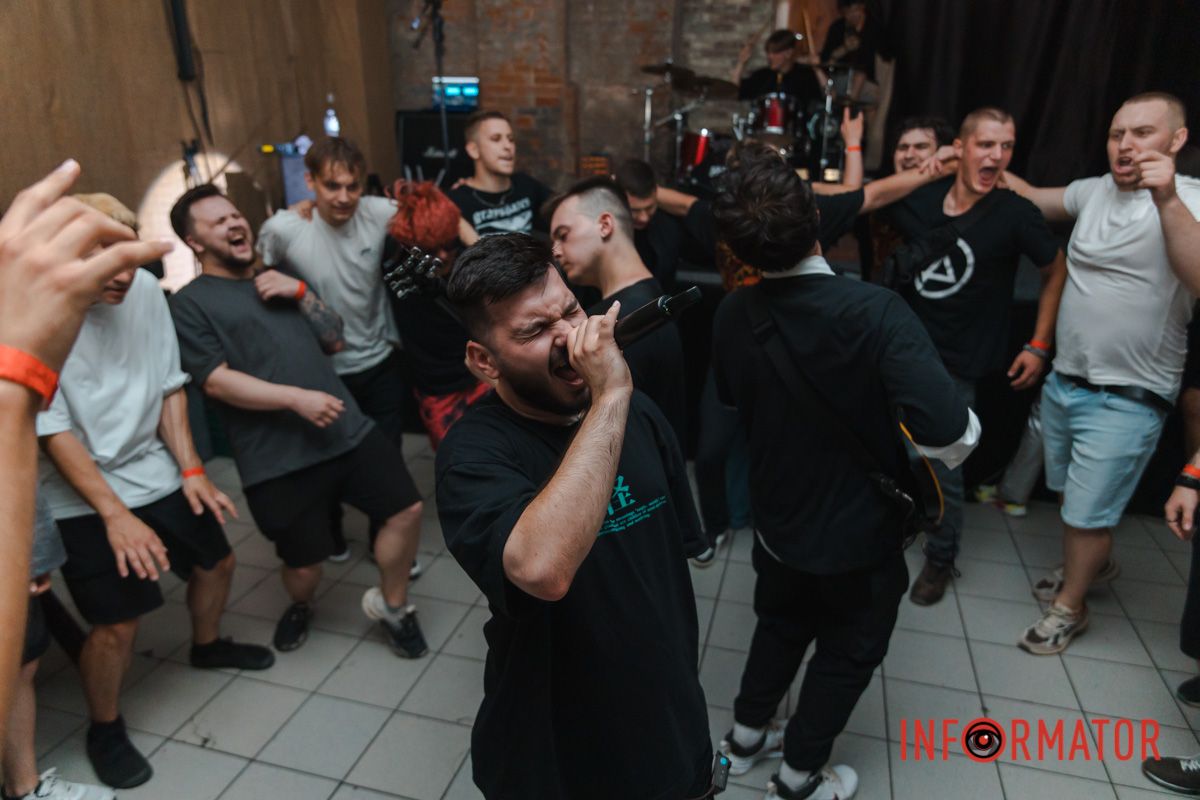 І все це вже сенсу не має,