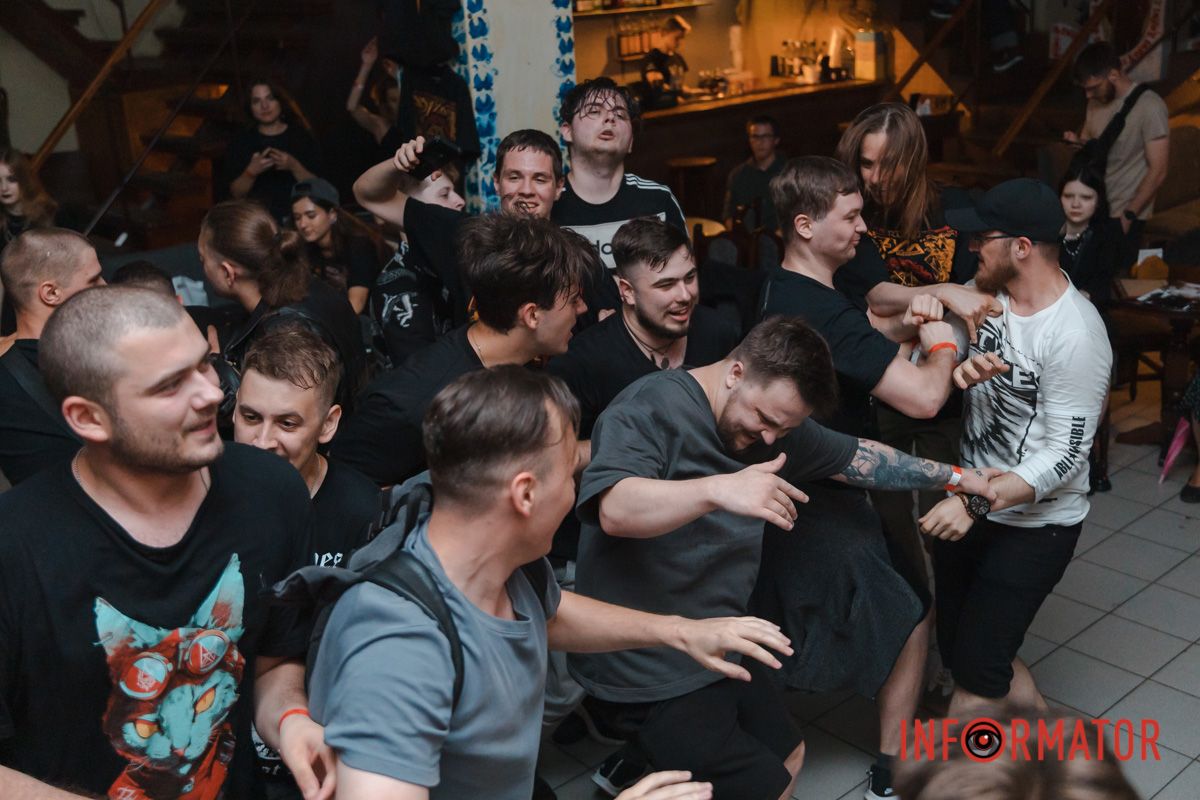 Це вбиває мене!.. Це вбиває мене!.. 