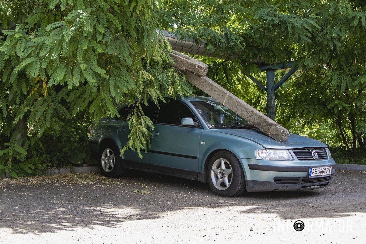Volkswagen стоял на месте для парковки