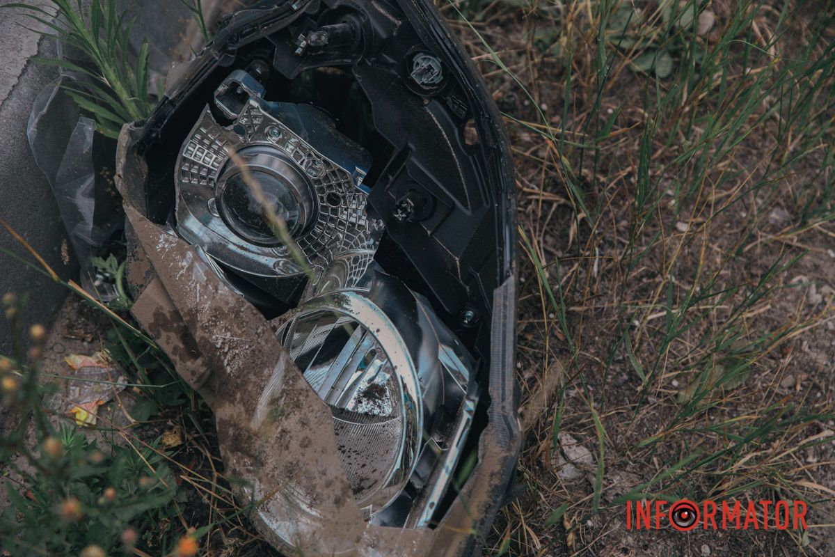 Автомобиль Nissan ехал по Лавандовой со стороны Геологической в ​​направлении Мукачевской