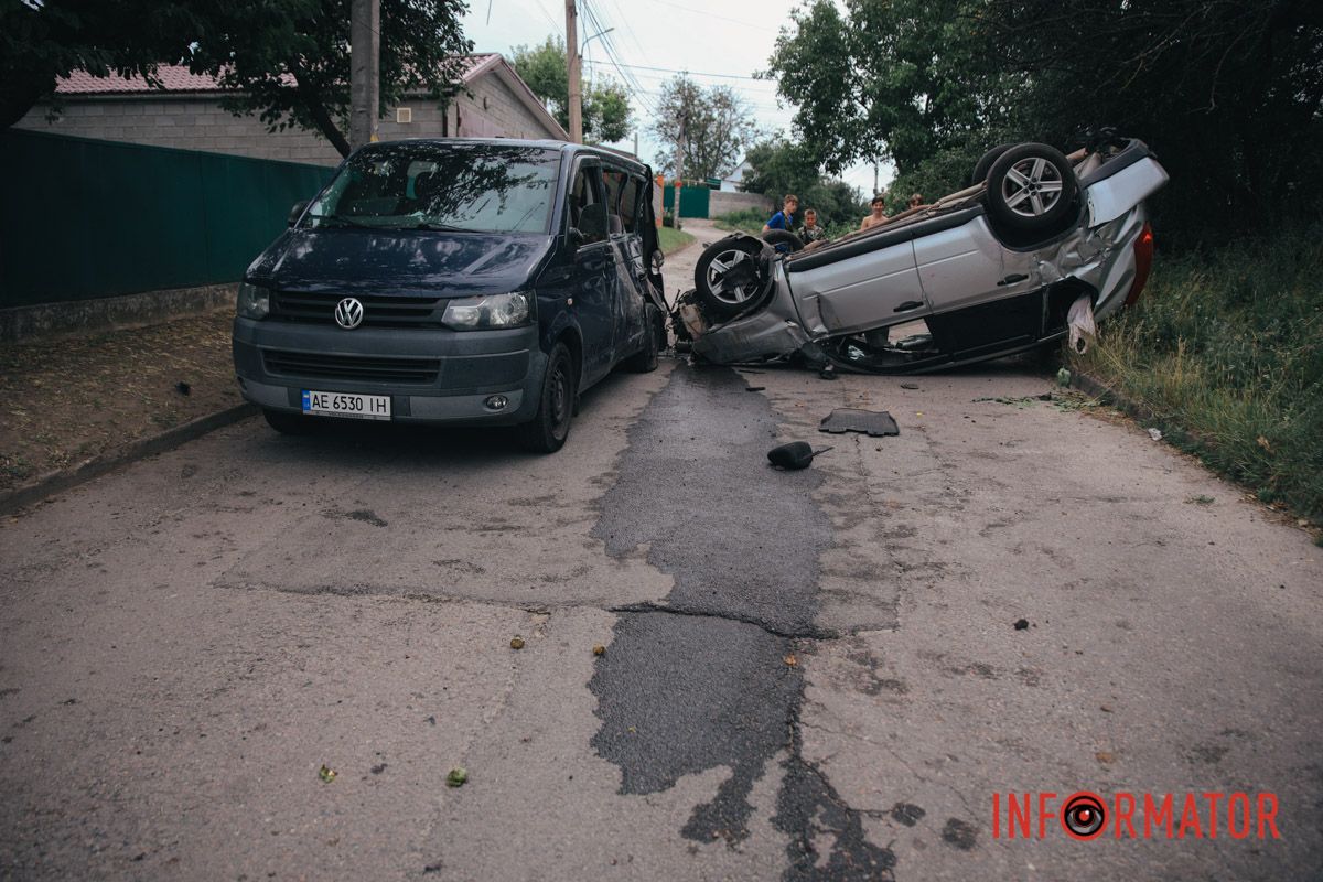 Кормчий Nissan врезался в дерево