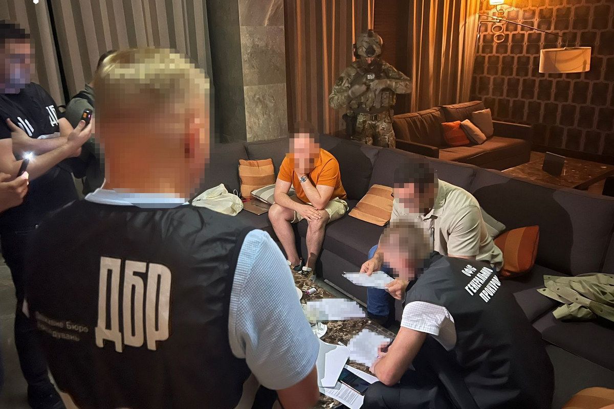 Обшуки у Тищенка