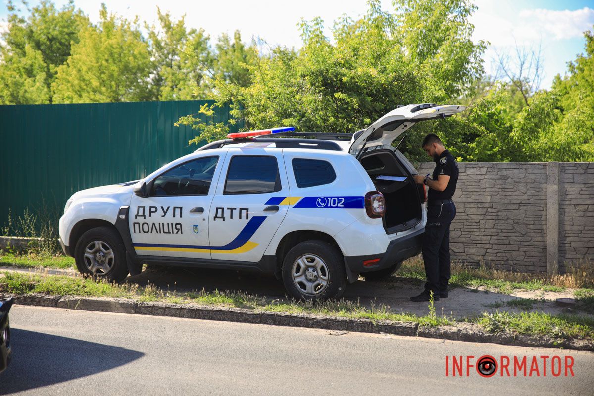 На місці працюють патрульні та слідчий за ДТП