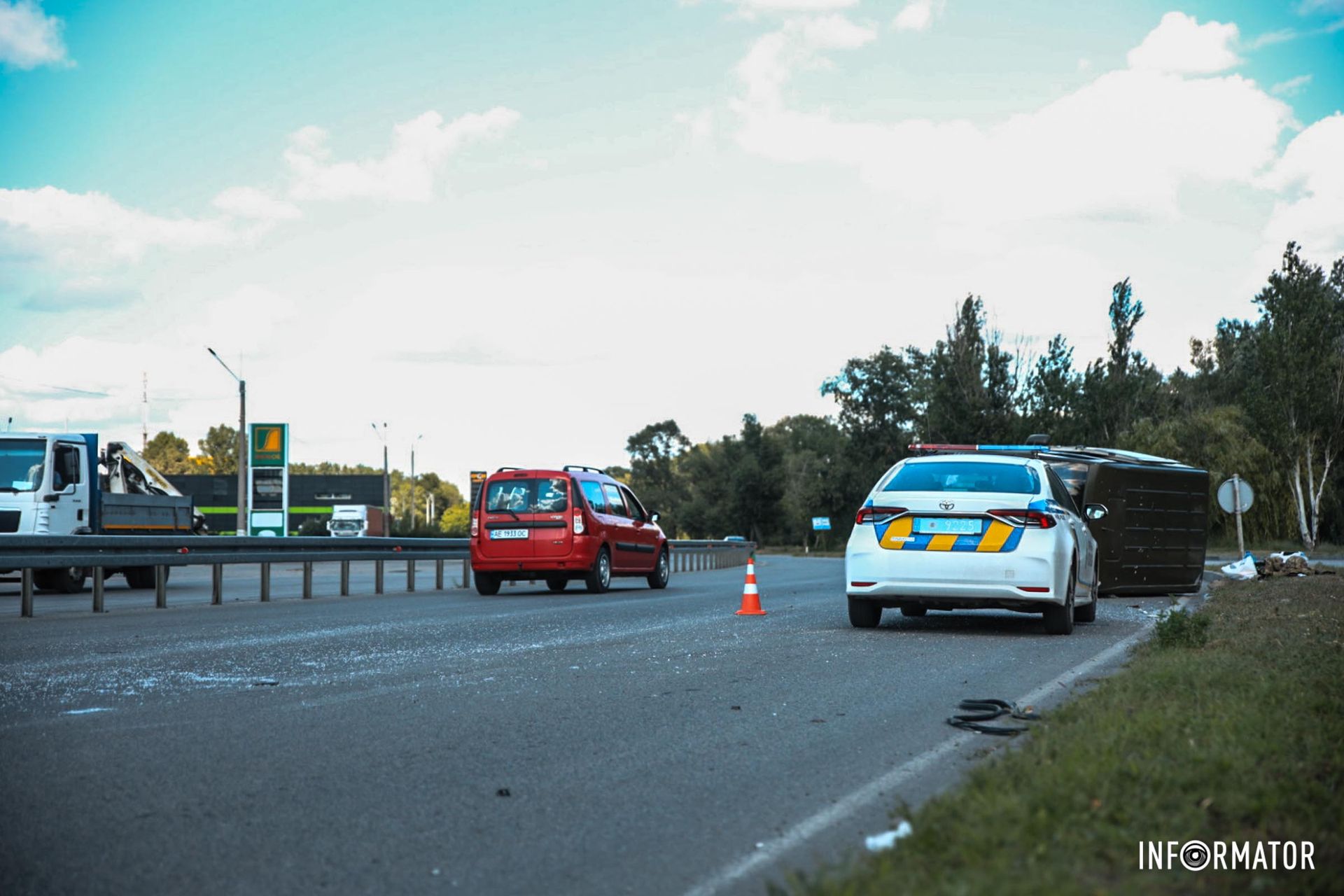 Toyota врізалась у Mercedes і той перекинувся Toyota врізалась у Mercedes і той перекинувся