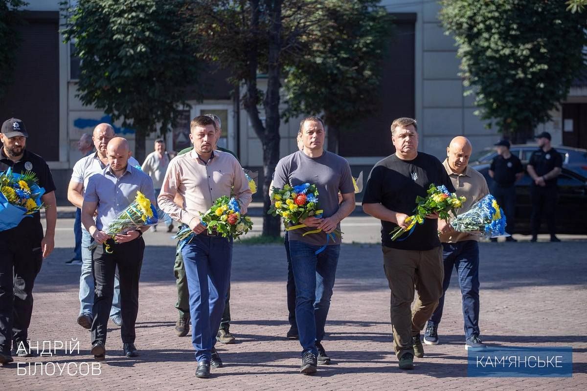 У Кам’янському провели церемонію покладання квітів 