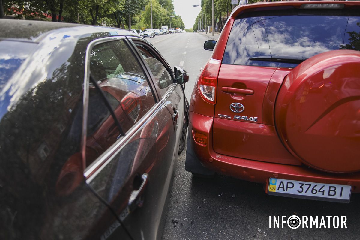 Зайняті 2 смуги в напрямку ТРЦ Neo Plaza 