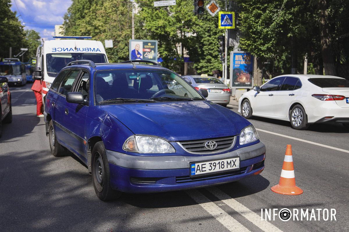 Рух ускладнено, зупинились тролейбуси