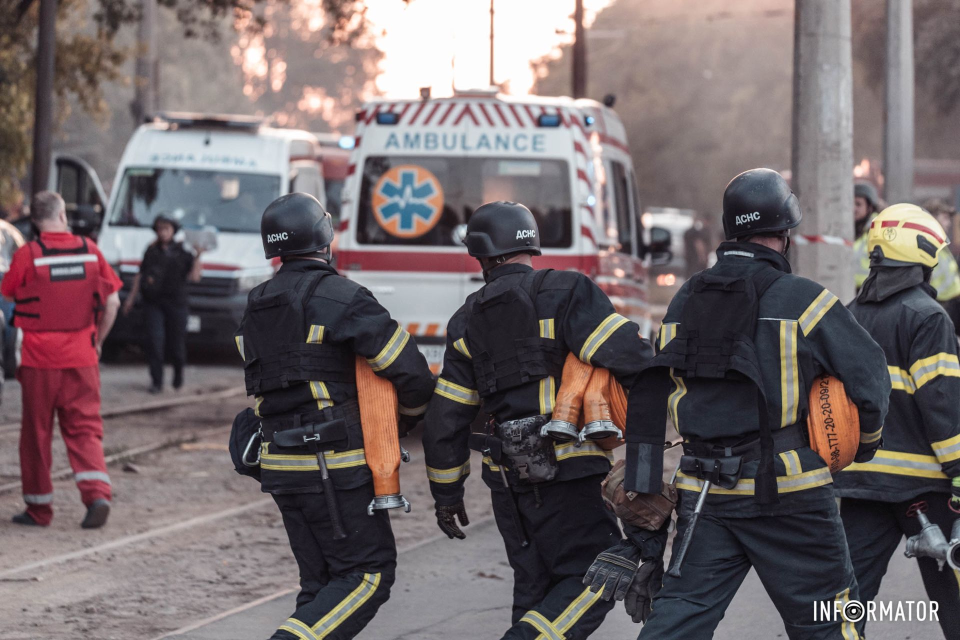 Задіяні усі рятувальні служби