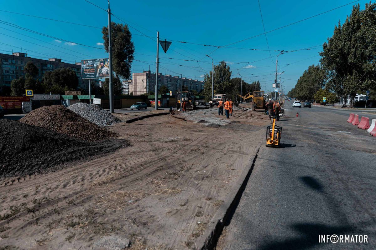 Вони їздять до вулиці Передової