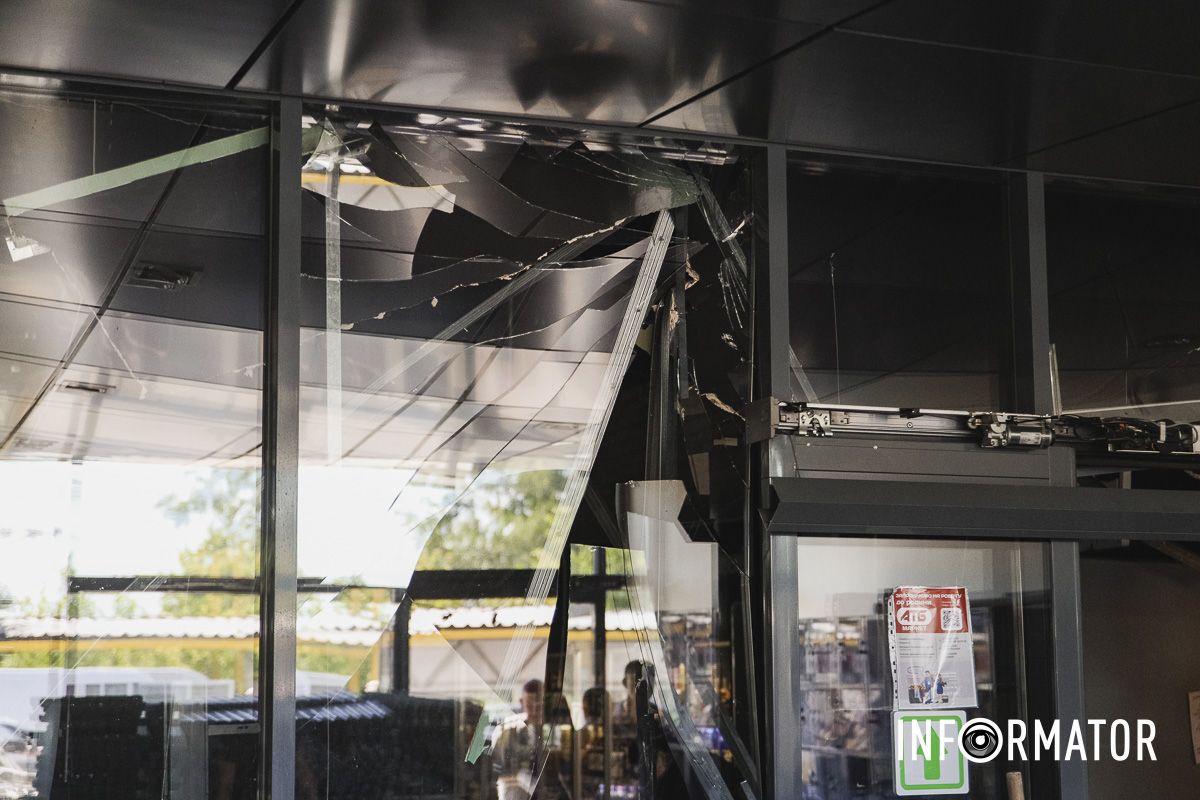 На місці ракетної атаки приймають звернення правоохоронці