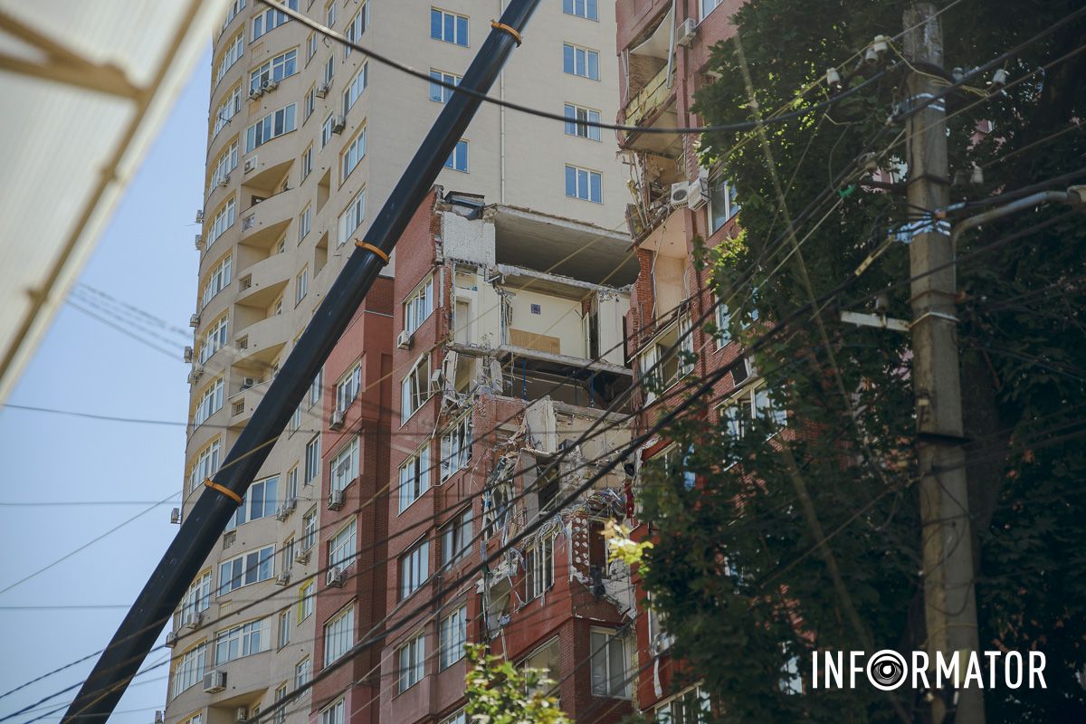 Довжина драбини сягає 60 метрів