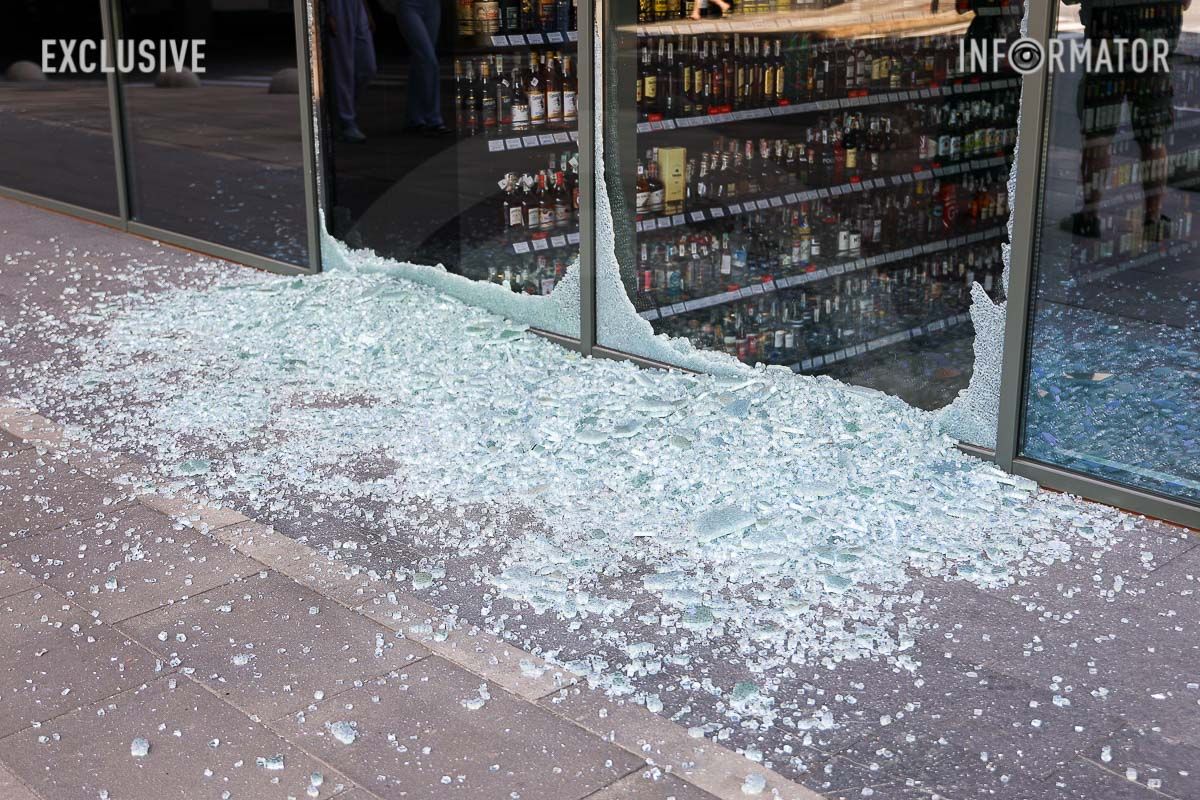Вітрина алкогольного магазину