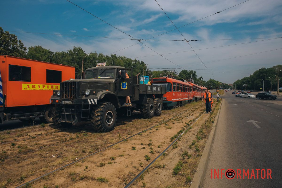 Рух трамваїв по проспекту Богдана Хмельницького заблокований