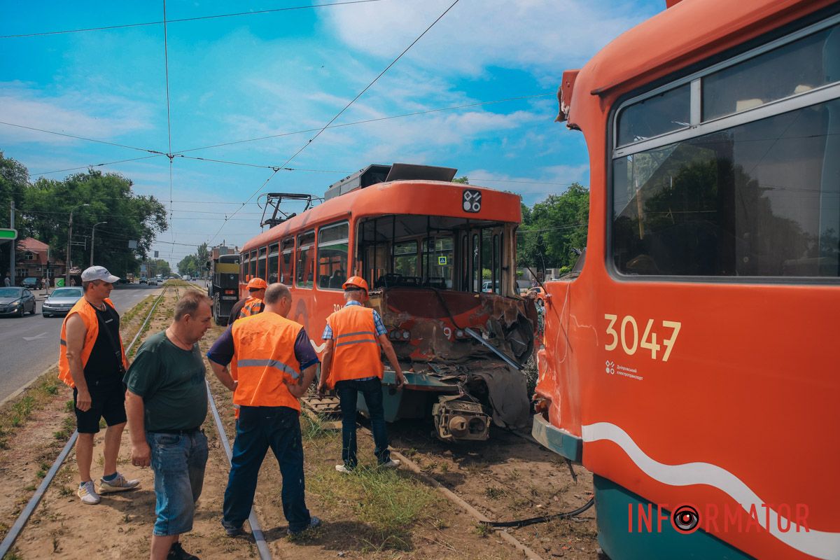 Станом на 12:00 тут працює технічна служба КП "Дніпровський електротранспорт"
