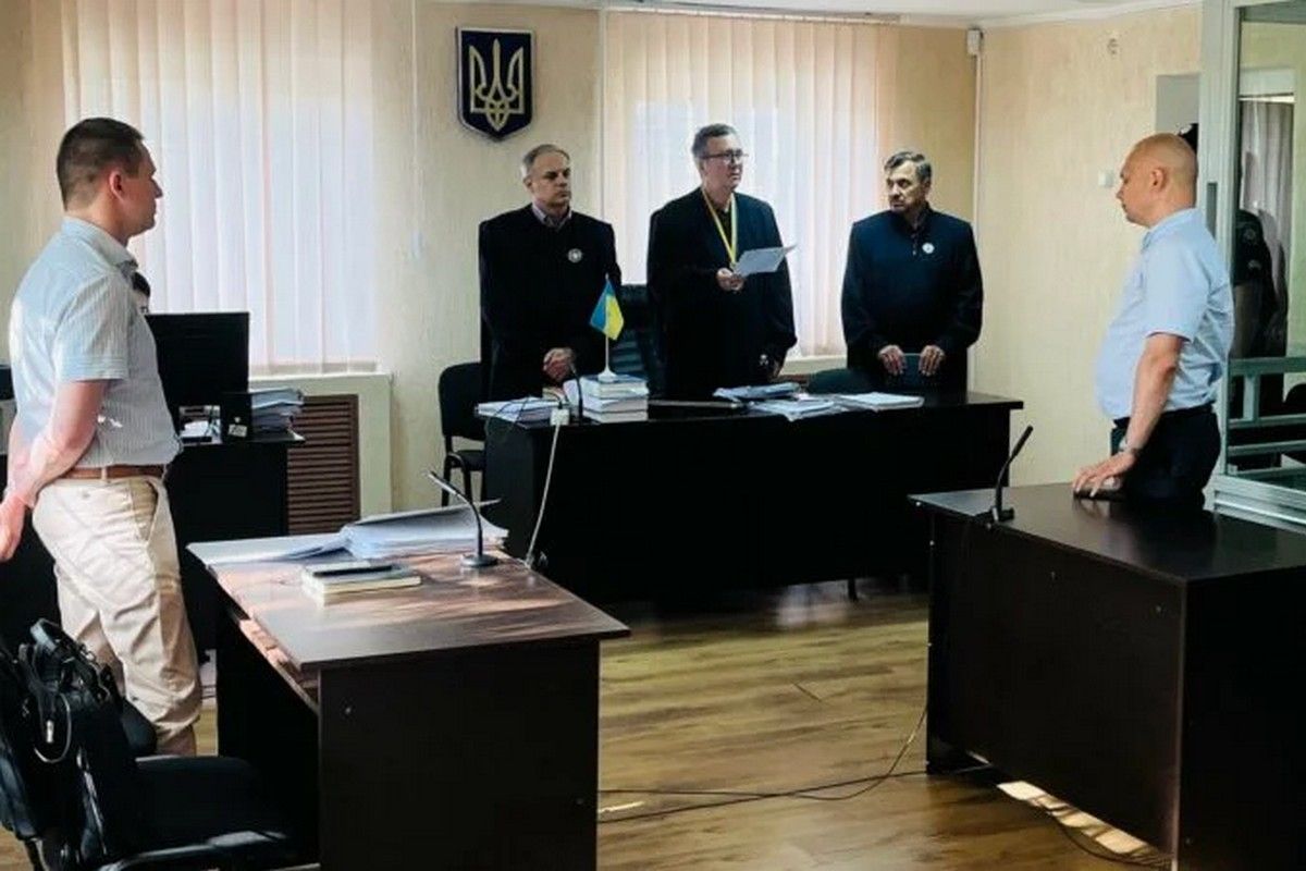 Чоловік працював у ДСНС та "зливав" ворогу паролі блокпостів