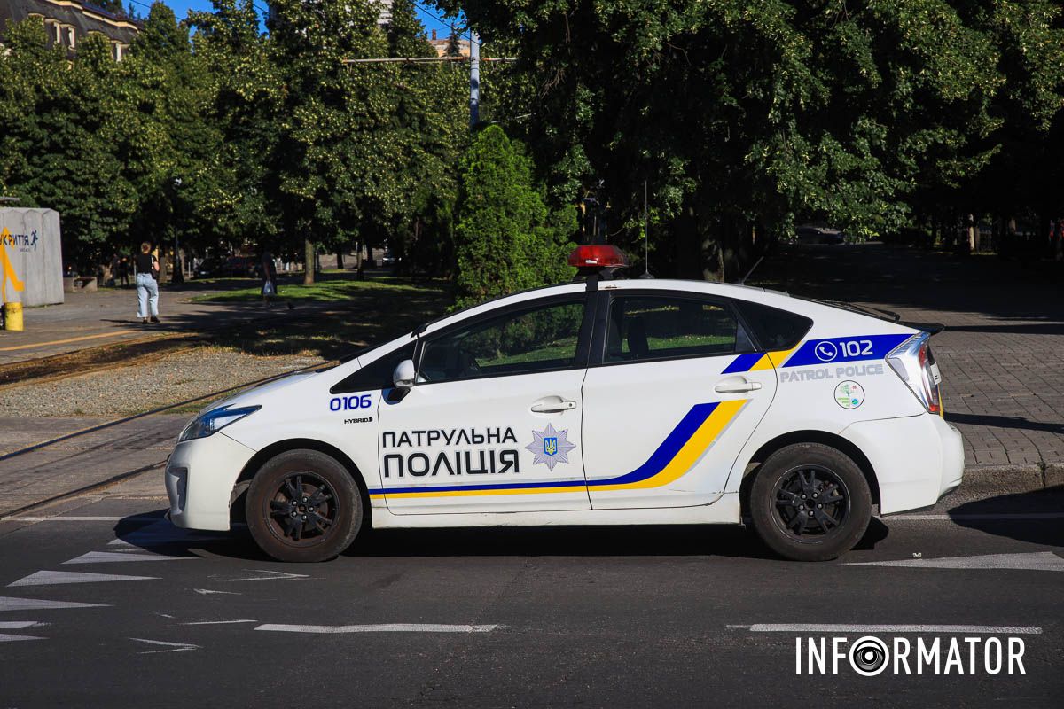 Сюди приїхали поліцейські