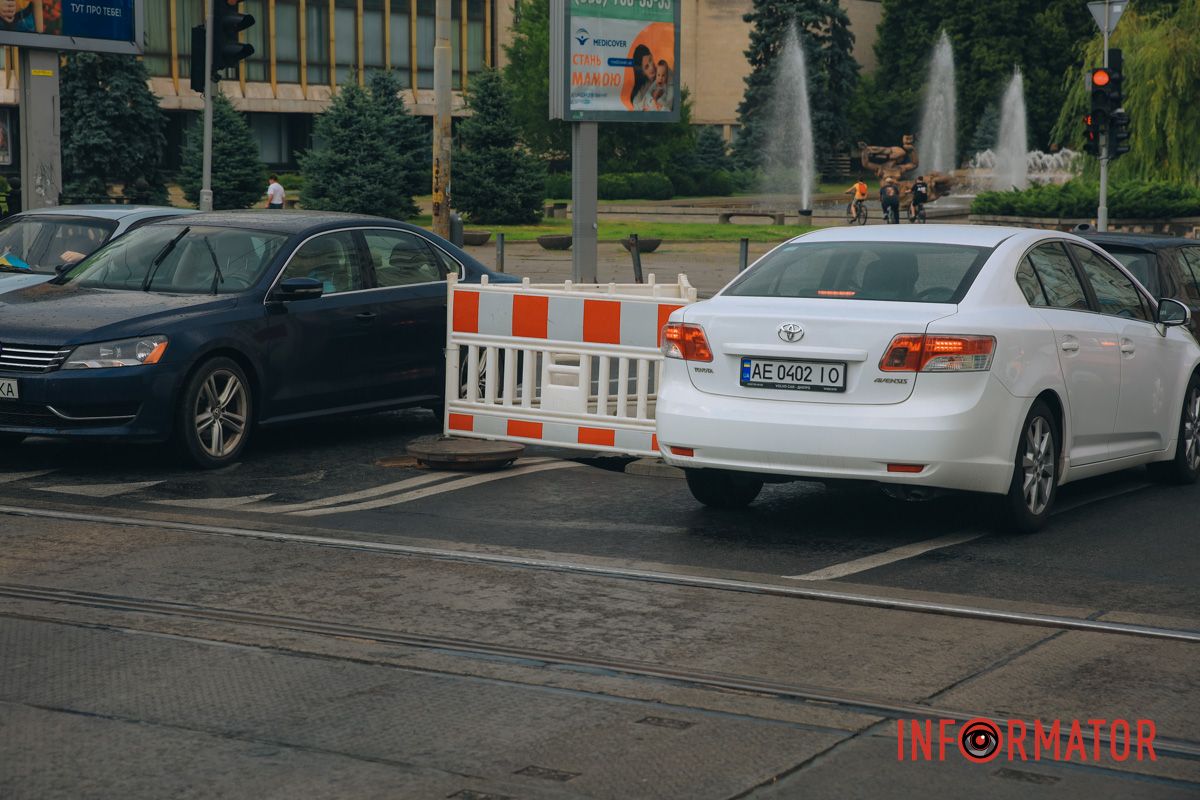 Яму огородили