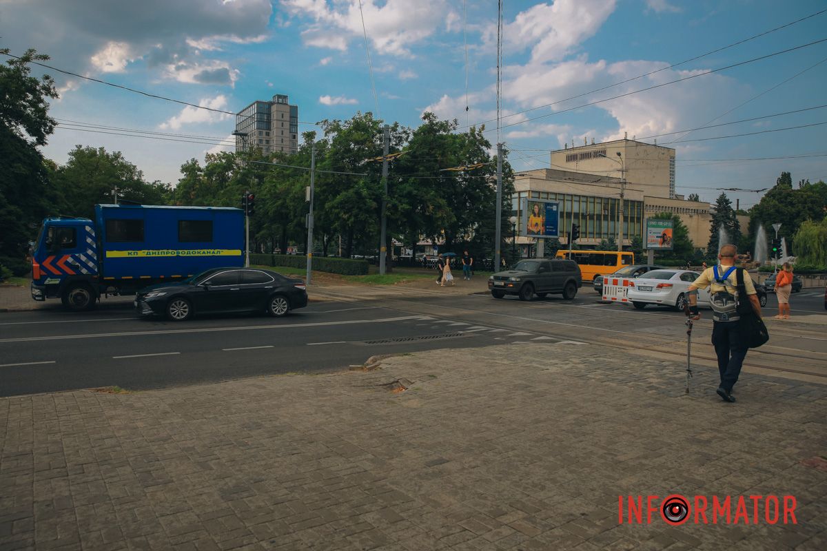 На перетині вулиці Фабра та проспекту Яворницького