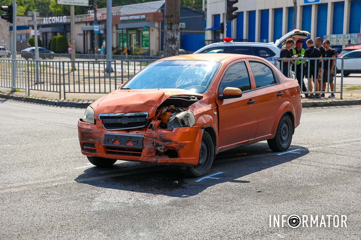 Поврежденный Chevrolet Поврежденный Chevrolet