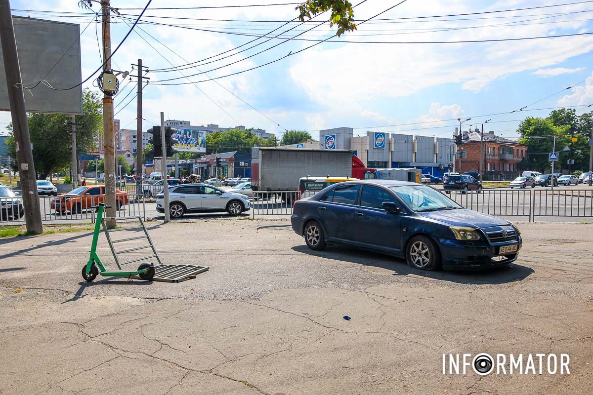 ДТП на перекрестке Рабочей и Антоновича в Днепре ДТП на перекрестке Рабочей и Антоновича в Днепре