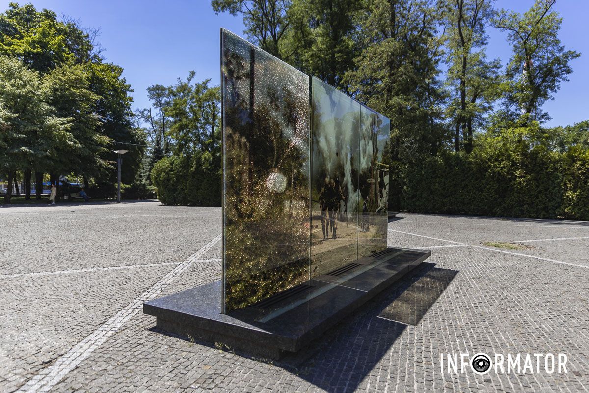 У Дніпрі пошкодили меморіал на Алеї пам'яті