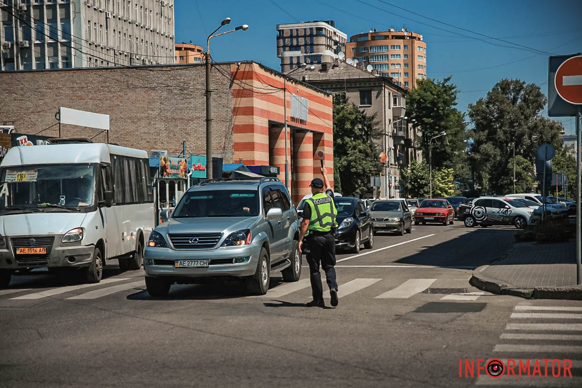 Движение на дороге усложнено