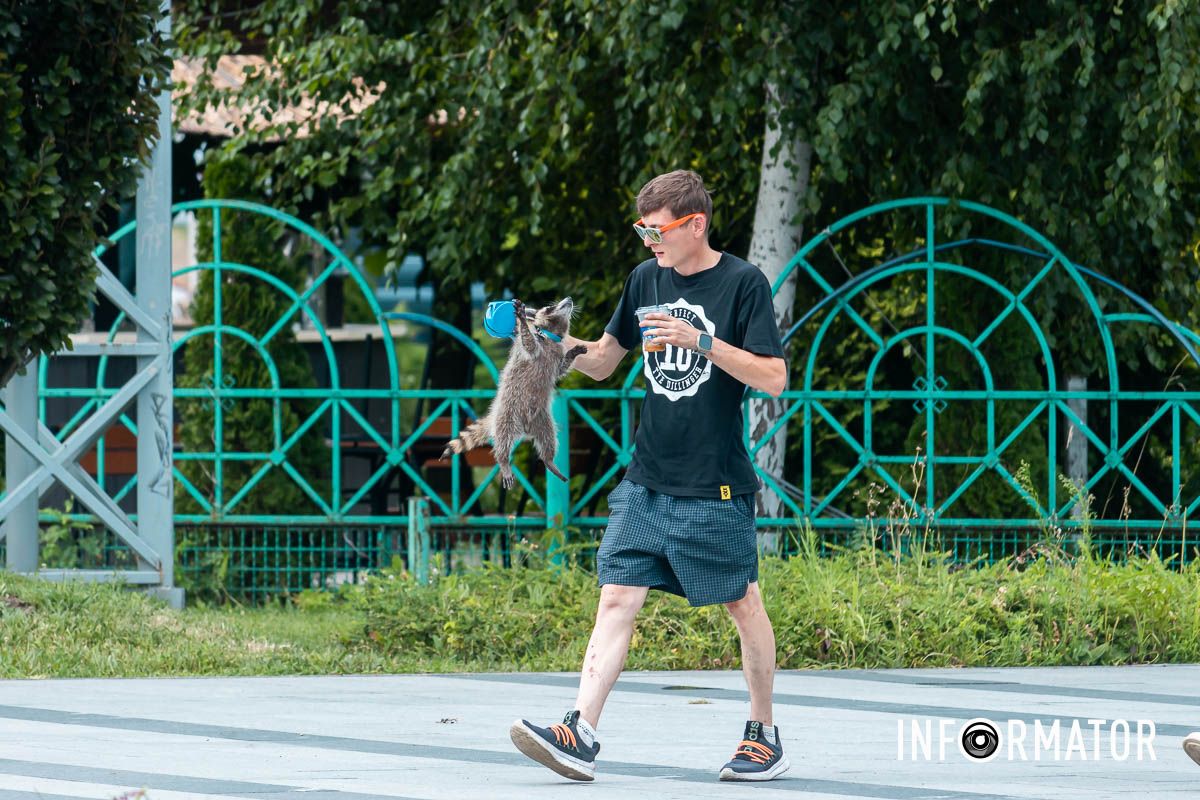 Ллється,не перестає...