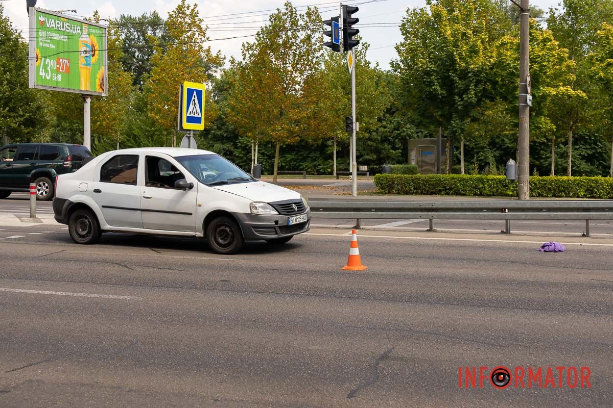Тут Renault збив жінку на пішохідному переході Тут Renault збив жінку на пішохідному переході