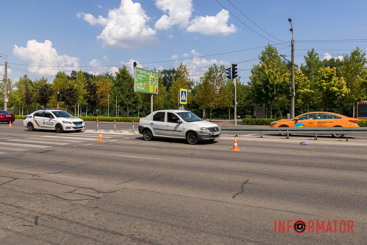У Дніпрі, на Набережній Перемоги, сталася аварія У Дніпрі, на Набережній Перемоги, сталася аварія