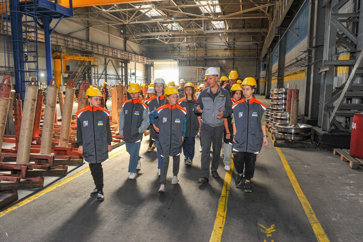 Цель - привлечь внимание школьников к техническим специальностям