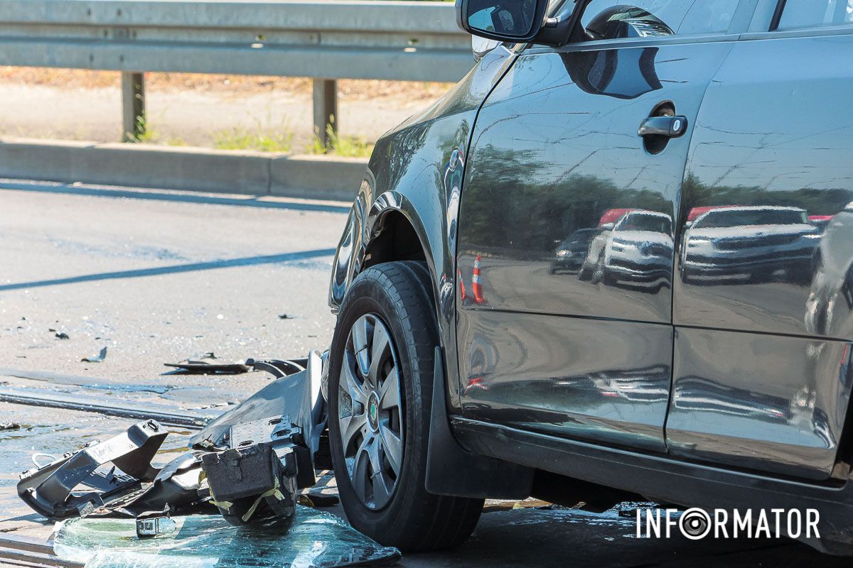 Усі обставини аварії з'ясовуватиме слідчий з ДТП