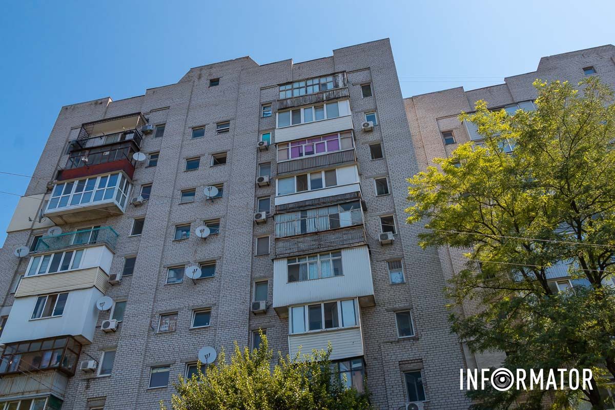 У части жителей девятиэтажного дома уже третьи сутки нет света