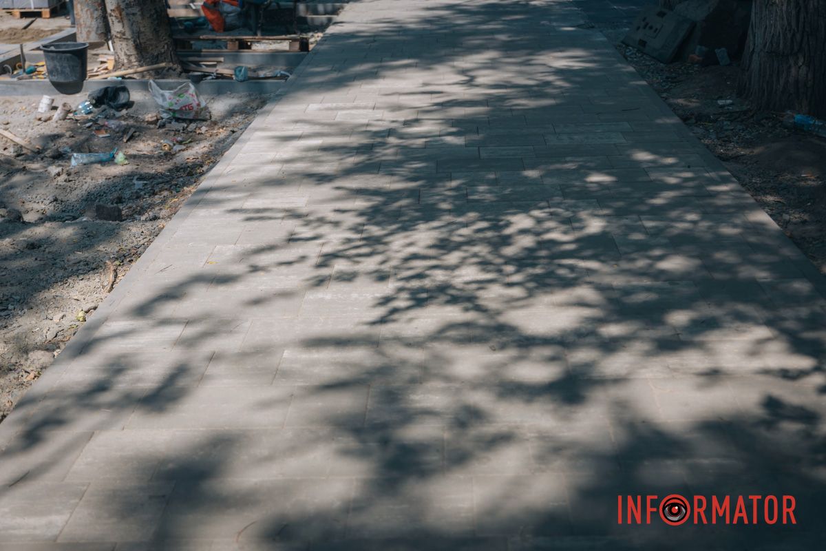 То есть пассажиры с тротуара сразу будут попадать на первую ступеньку трамвая