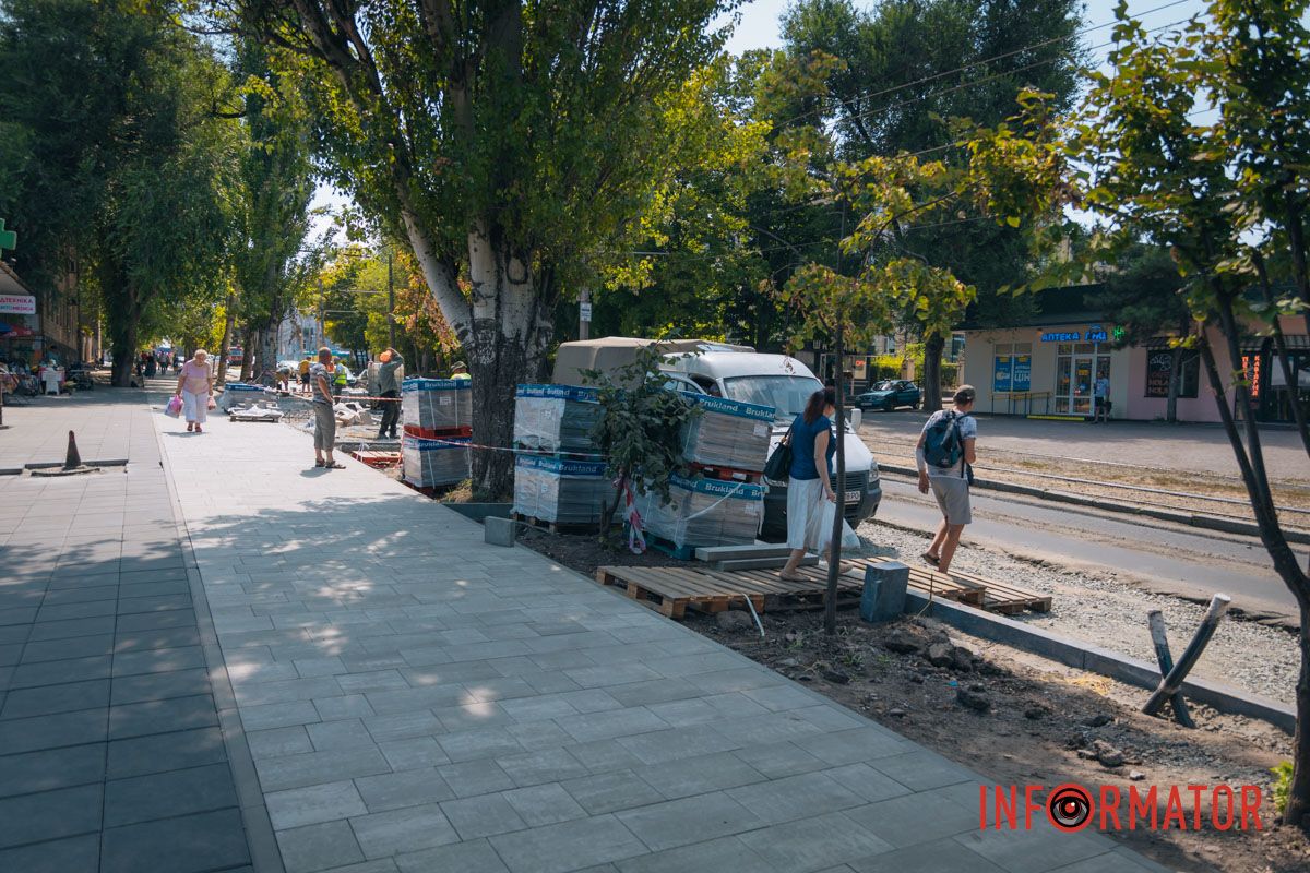 Рабочие работают уже несколько недель