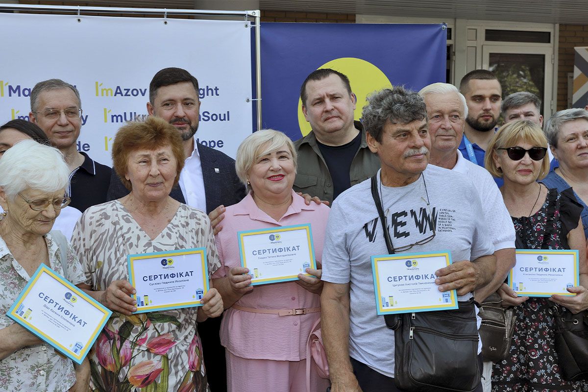 При поддержке правительства и ряда международных организаций и благотворительных миссий