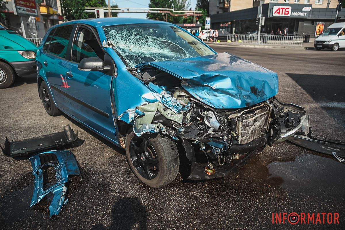 По состоянию на 09:30 автомобиль убрали с места аварии По состоянию на 09:30 автомобиль убрали с места аварии