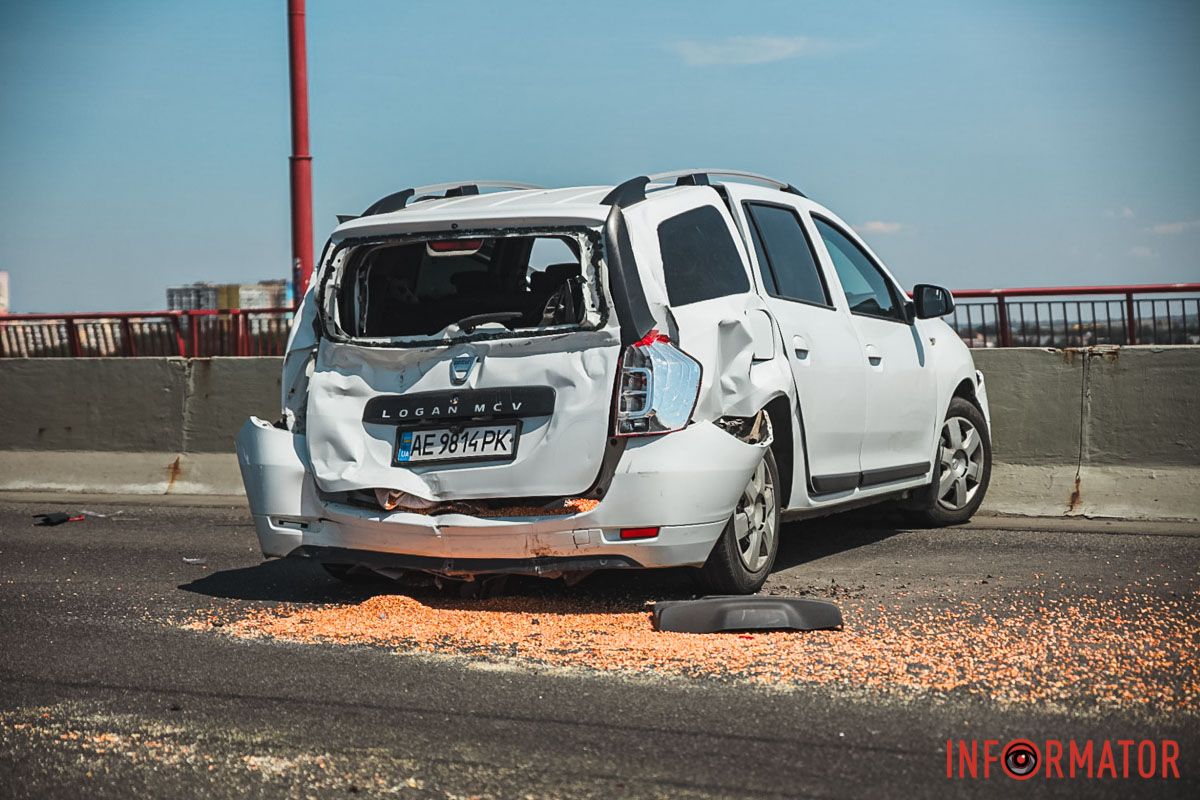 По предварительной информации, водитель Dacia подрезан и у машины возникла неисправность на середине переправы По предварительной информации, водитель Dacia подрезан и у машины возникла неисправность на середине переправы