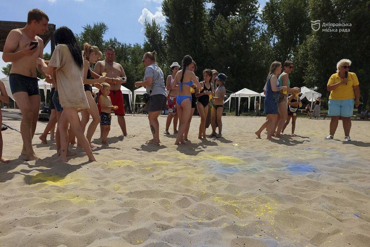 У Дніпрі на Монастирському острові пройшла пінна вечірка