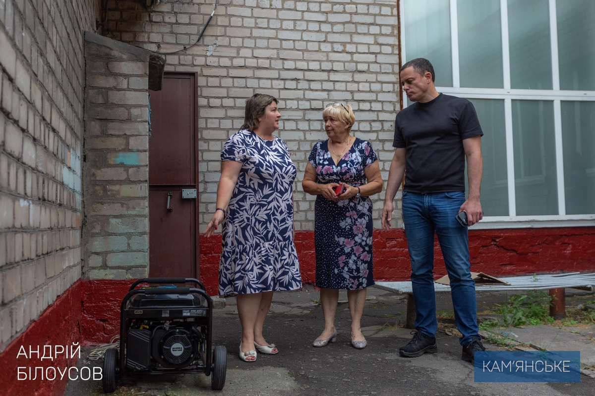 Подготовка к зиме: в Каменском устанавливают генераторы на котельной, которые будут отапливать больницы, детсады и школы 7