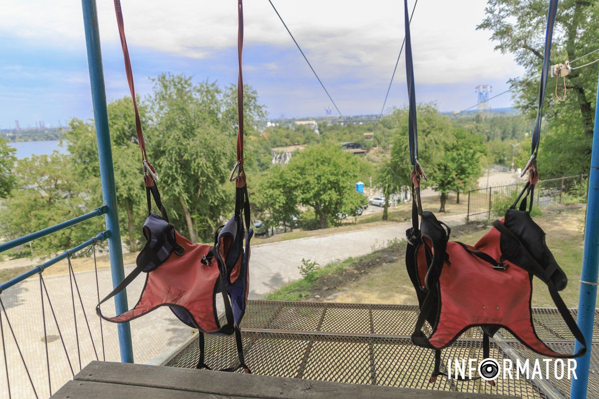 На канатній переправі у Києві загинув чоловік: яка ситуація з безпекою на тролеї через ріку у Дніпрі 9