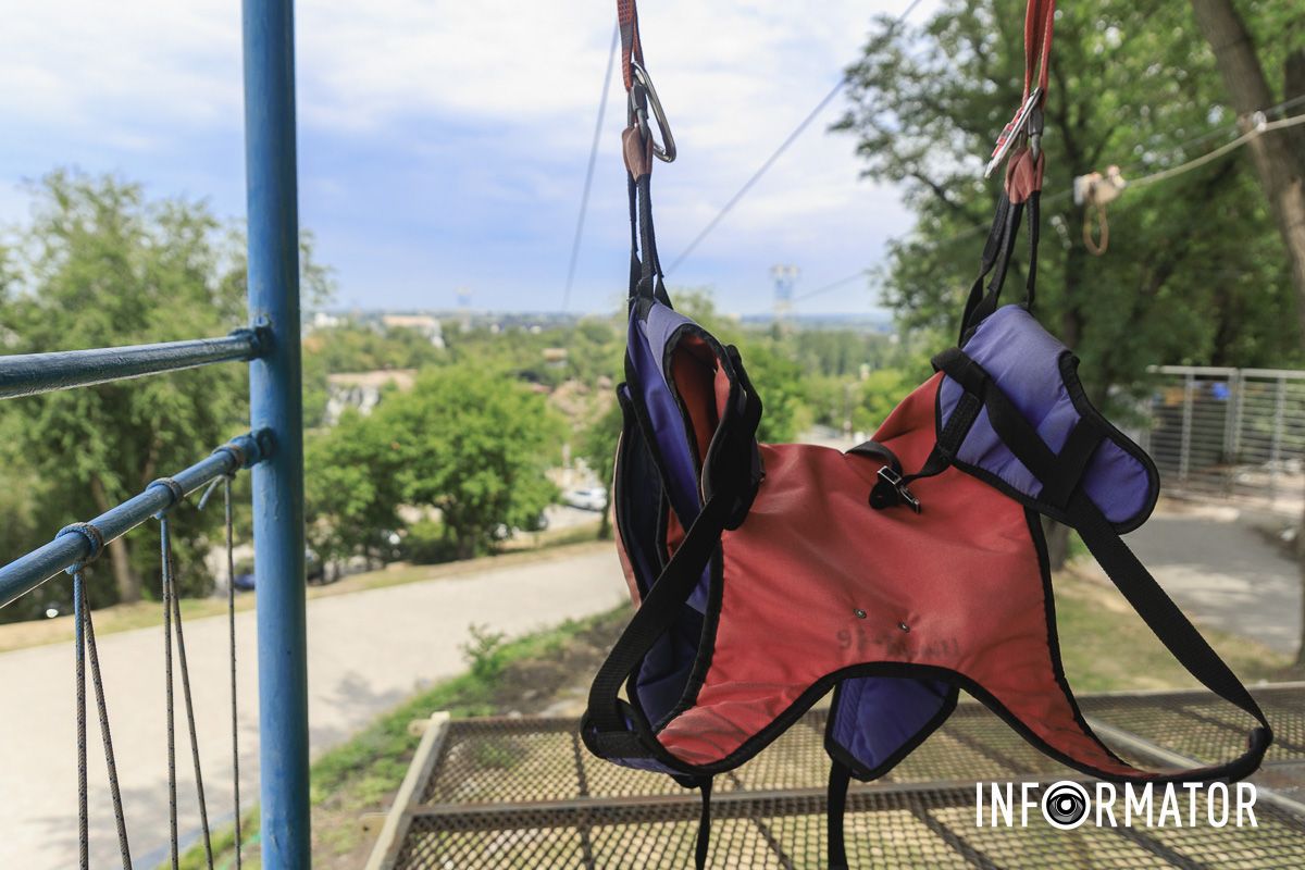 На канатній переправі у Києві загинув чоловік: яка ситуація з безпекою на тролеї через ріку у Дніпрі 8