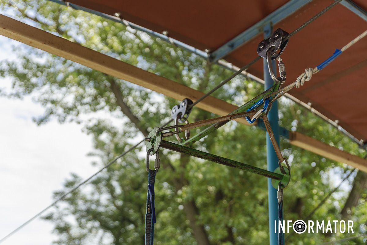 На канатній переправі у Києві загинув чоловік: яка ситуація з безпекою на тролеї через ріку у Дніпрі 7