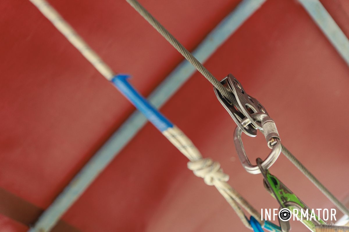 На канатній переправі у Києві загинув чоловік: яка ситуація з безпекою на тролеї через ріку у Дніпрі 6