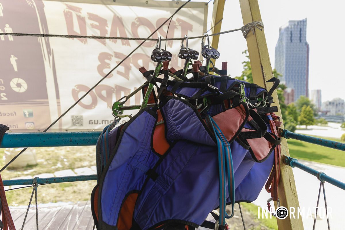 На канатній переправі у Києві загинув чоловік: яка ситуація з безпекою на тролеї через ріку у Дніпрі 3