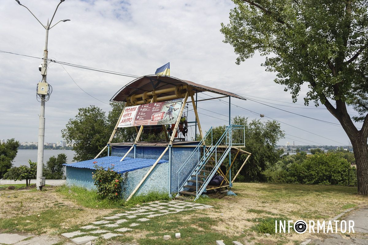 На канатній переправі у Києві загинув чоловік: яка ситуація з безпекою на тролеї через ріку у Дніпрі 1