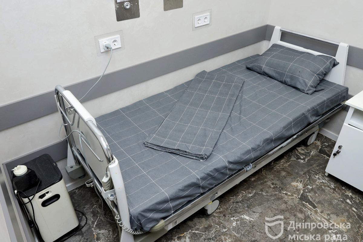 Нещодавно закінчили ремонт двох поверхів паліативно-хоспісного відділення «Дніпро опікується всіма людьми. Це — наш обовʼязок», — Філатов про оновлення міських лікарень 4