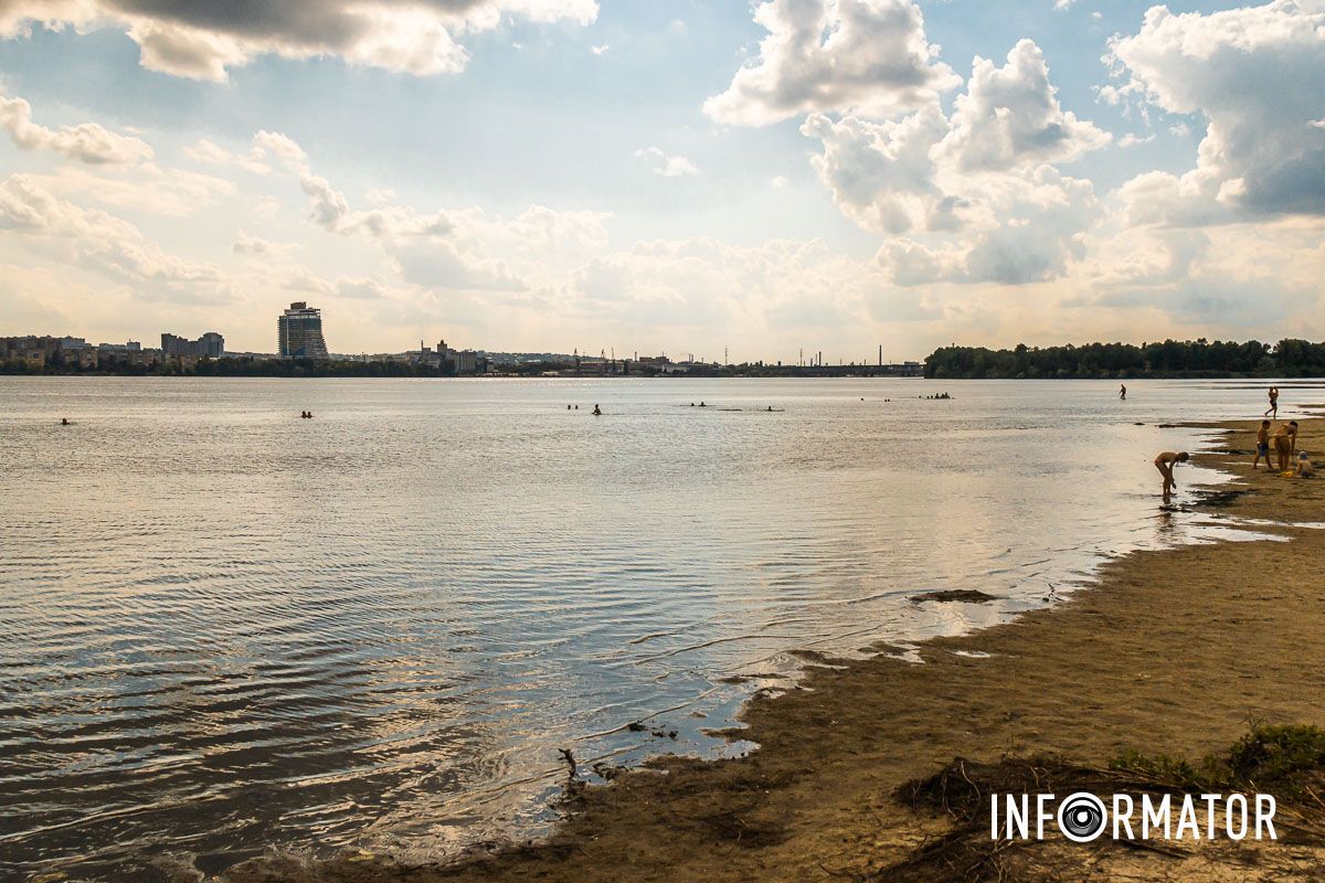 Мануйловский пляж В Днепре вода в реках отошла от берега на несколько метров: репортаж Информатора 12