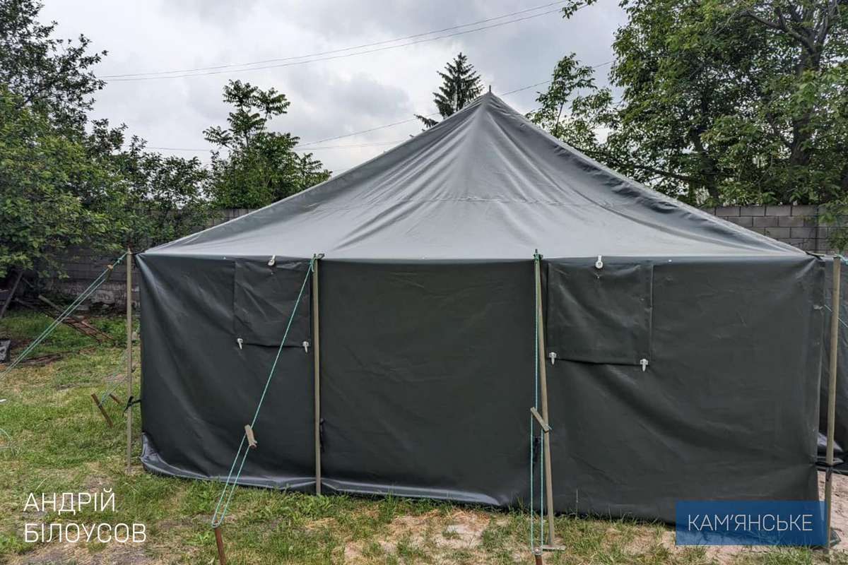 В Каменском Защитникам передали квадрокоптеры, палатки и генератор 6