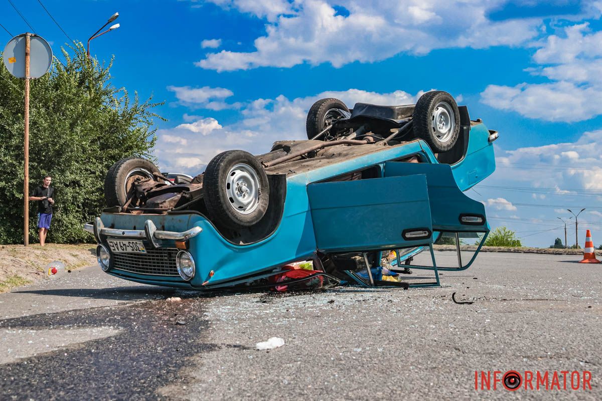 У Дніпрі на Передовій Daewoo влетів у ВАЗ: є постраждалі, рух ускладнений 2