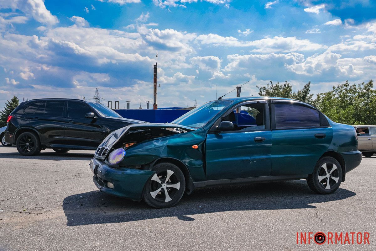 У Дніпрі на Передовій Daewoo влетів у ВАЗ: є постраждалі, рух ускладнений 3